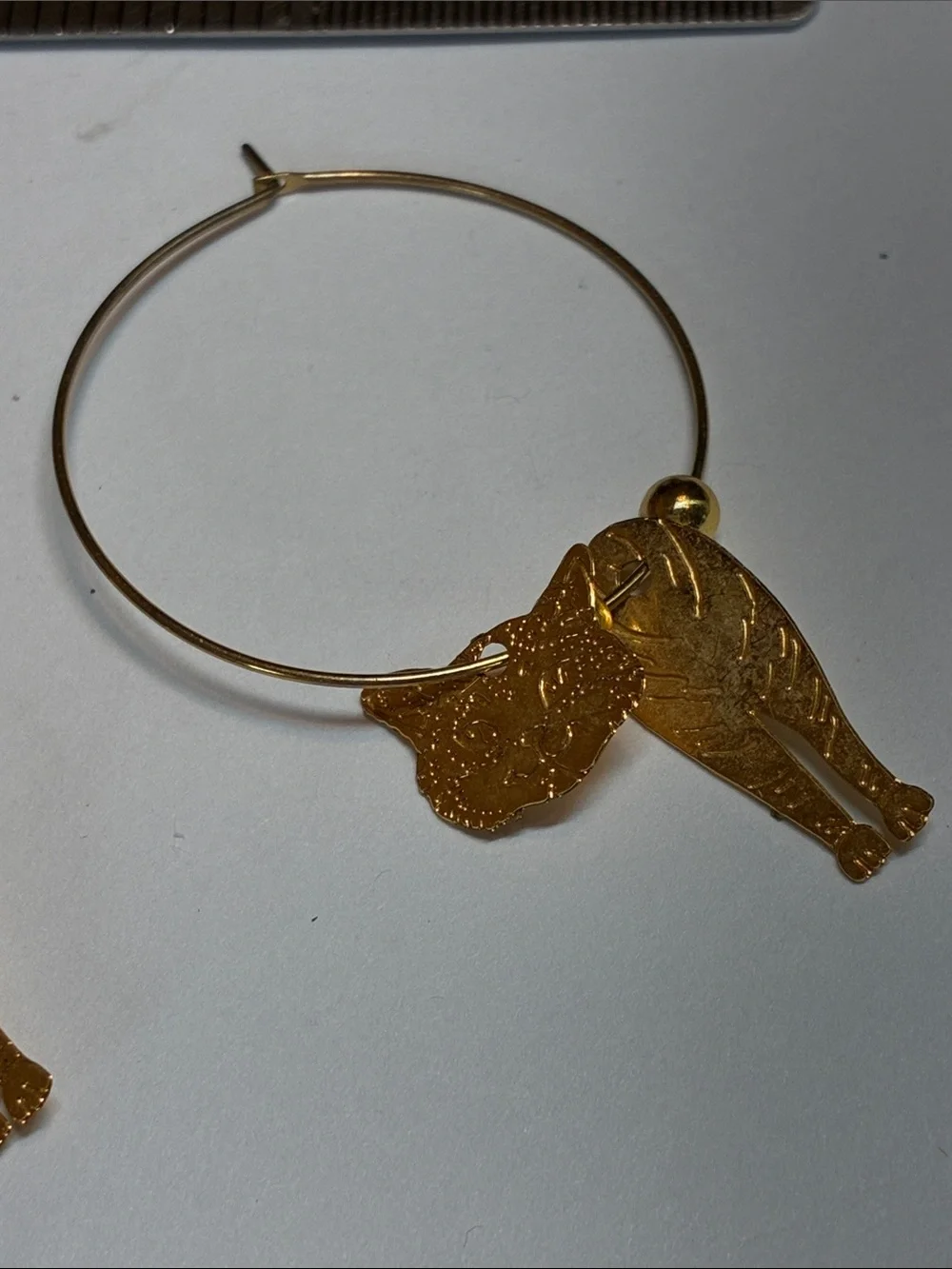 Gold vintage Cat Hoop Earrings - Unbranded